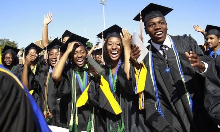 Collation des Grades et Diplômés IUM-MORAVE